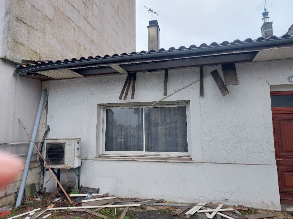 Avant toit en PVC avant rénovation